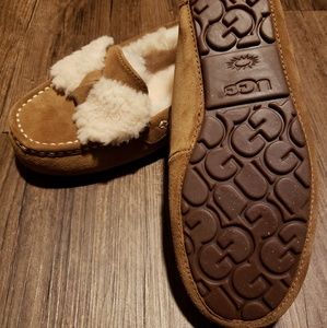 Ugg ansley fur bow moccasins